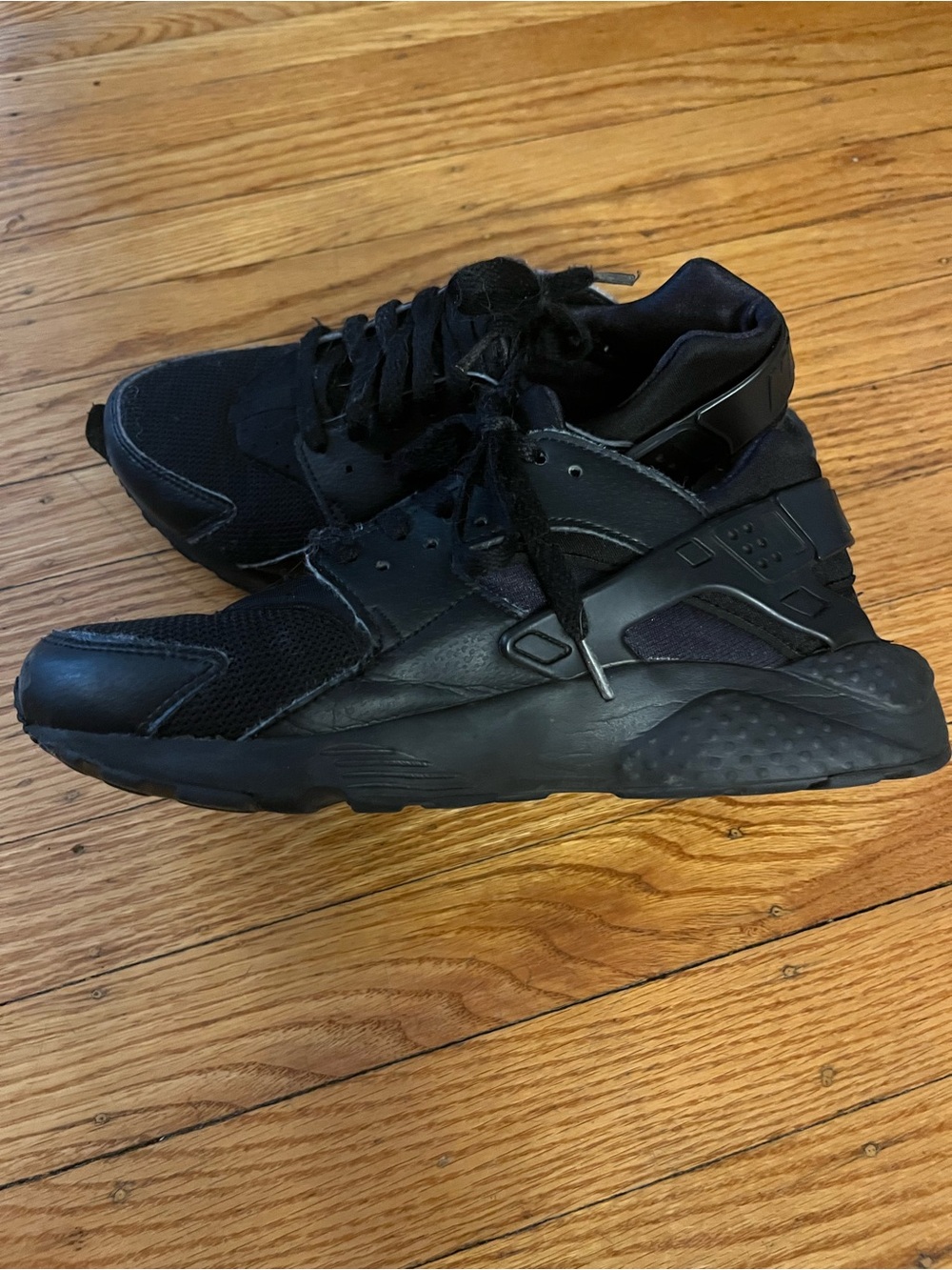 Black Nike Huarache Trainers